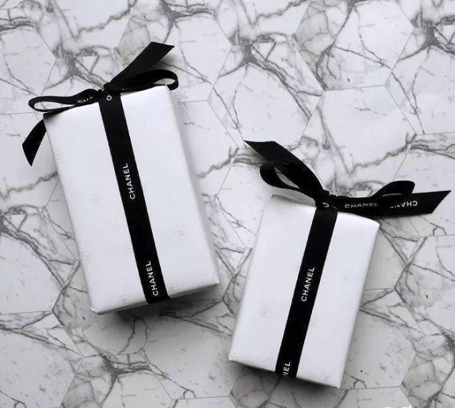 情人節約會有什么好看的發飾推薦 這些精致發飾讓你約會美翻天