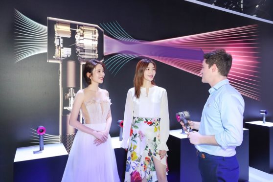 戴森吹風機有效提升頭發造型光澤