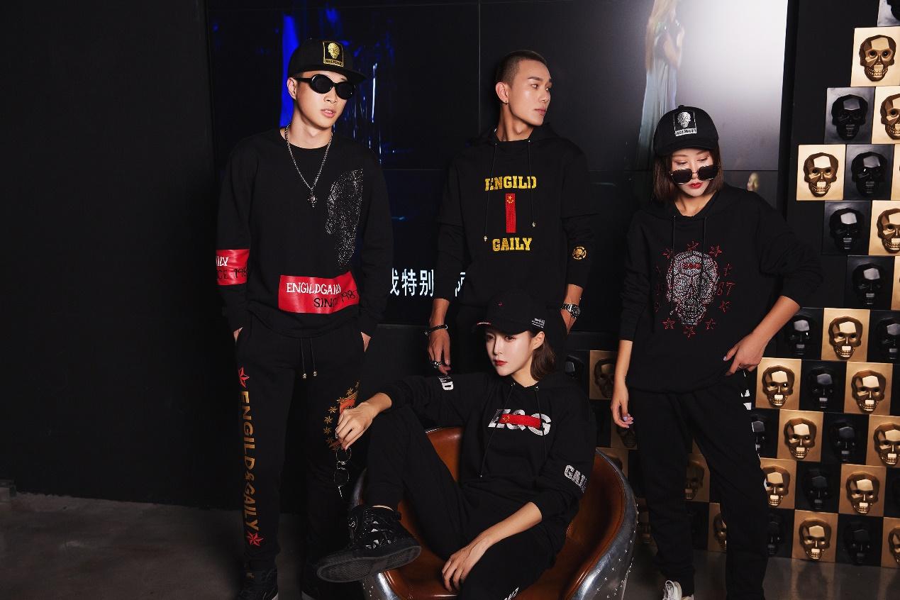 骷髏頭的誘惑，新潮牌的黑夜傳說