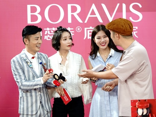 杜海濤化身化妝師，與熊虎老師一同在柏蕊詩直播專場擦出火花