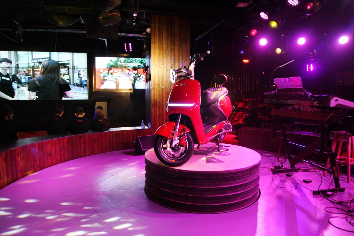 3地連開3場發(fā)布會(huì)！愛瑪指紋識(shí)別電動(dòng)摩托車驚艷發(fā)布！