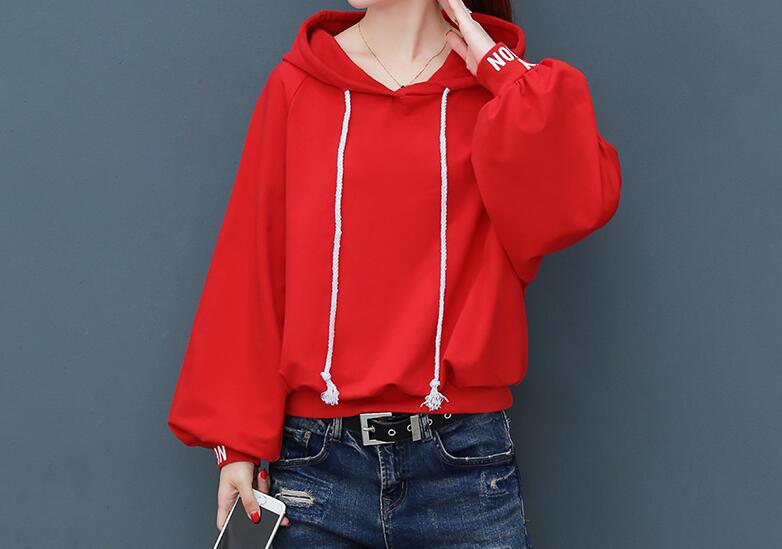 大紅色衣服怎么搭配好看圖片