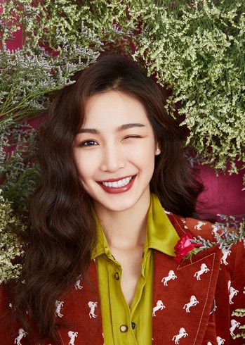 演員張南曝生日寫真 焦糖色西裝凸顯修長身材大展中性魅力