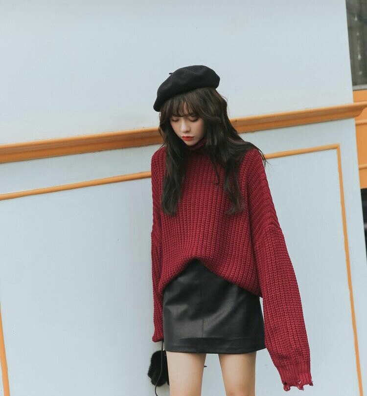 顯白又可以提升氣質的酒紅色毛衣，如何搭配更有質感？