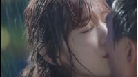 《任意依戀》金宇彬、裴秀智 雨中浪漫吻戲 最勵志韓國頂級明星成長記
