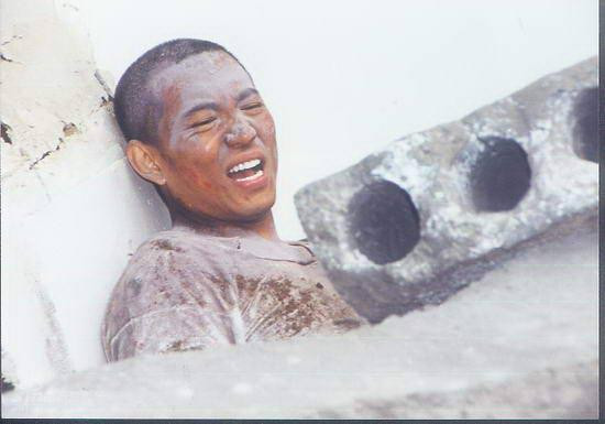 唐山大地震（2006版）  主演劇照