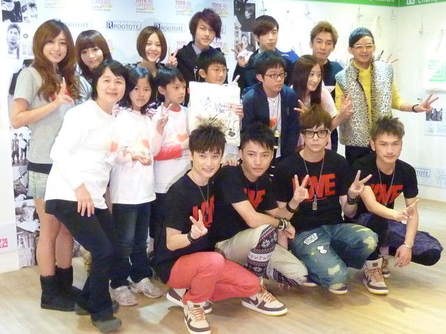 《消失打看》劇組人員出席活動