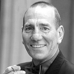 皮特·波斯?fàn)査柬f特