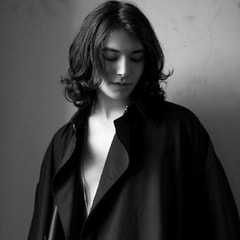 埃茲拉·米勒（客串）