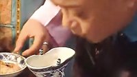 《宰相劉羅鍋》和珅吃飯片段