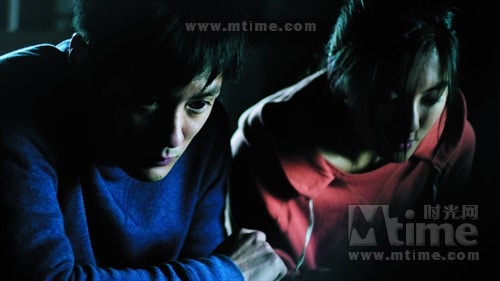 《荒村公寓》劇組圖片。