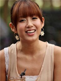 穿動物園的女編輯