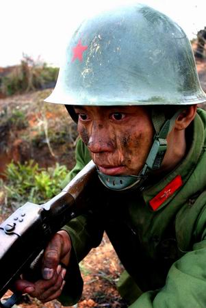 《五月的鮮花》劇照