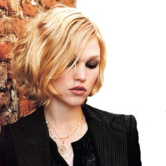 朱麗婭·斯蒂爾斯