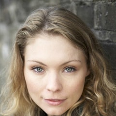 瑪安娜·本靈/MyAnna Buring
