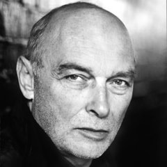 詹姆斯·?？思{