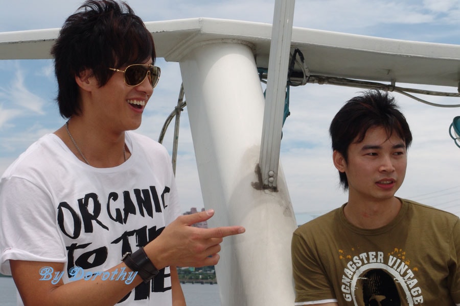 一米陽(yáng)光  男主角何潤(rùn)東靚照