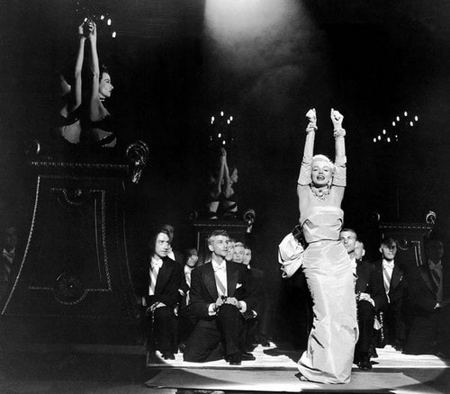 紳士愛美人劇照