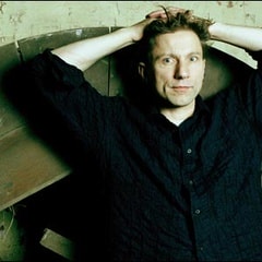 西蒙·邁克伯尼