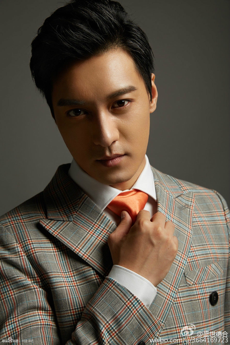 等你回家  何建澤最新寫真