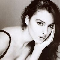 莫妮卡·貝魯奇